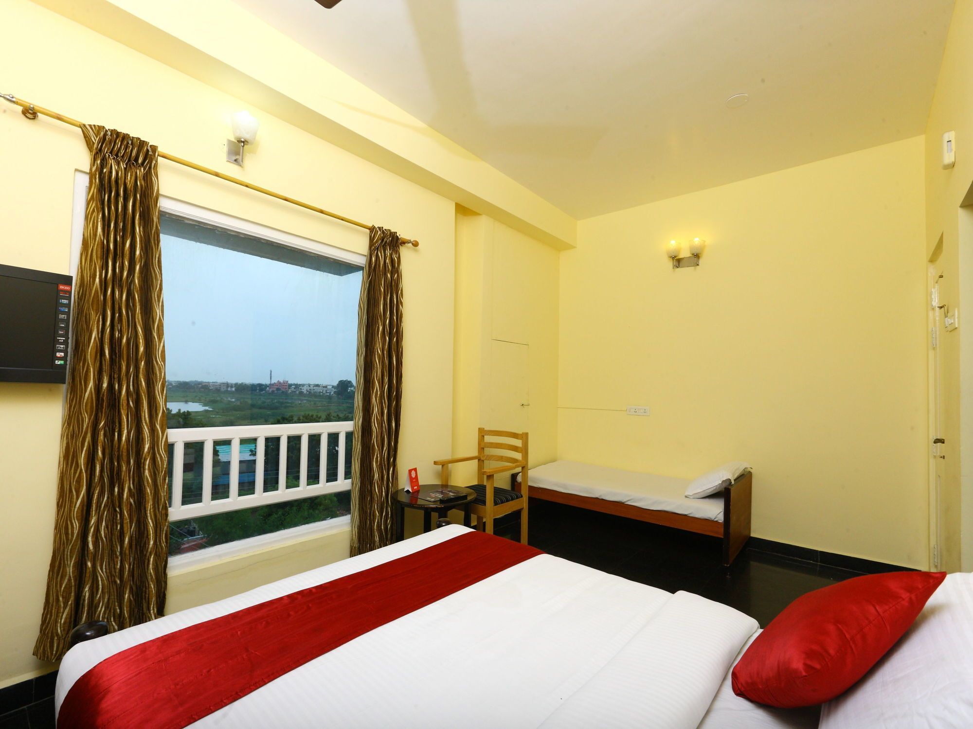 Oyo 10630 Hotel Nano Turf 马杜赖 外观 照片